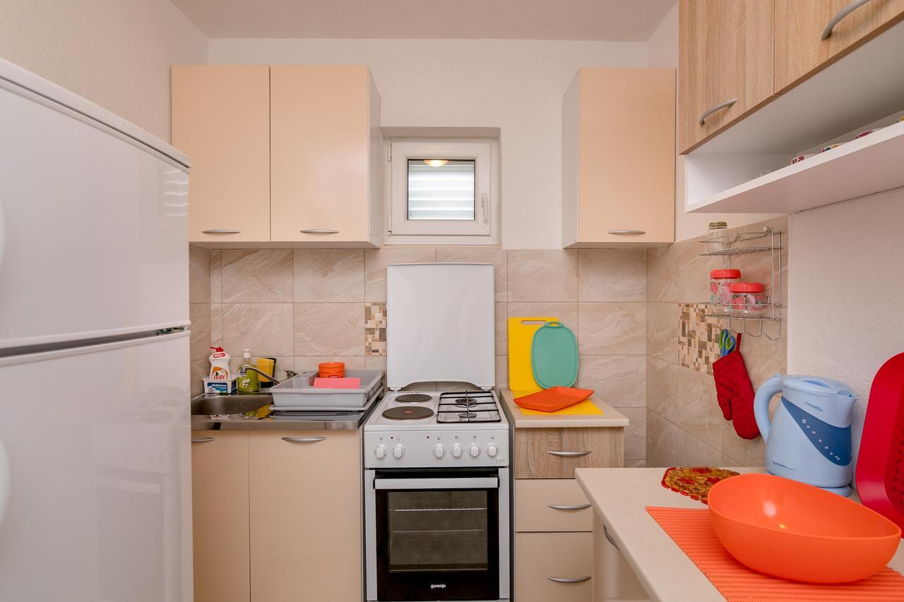 Apartments Mitrovic Lustica Bagian luar foto